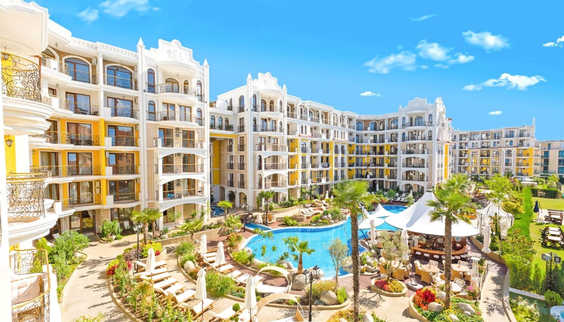 Harmony Suites Monte Carlo – сгради и басейн в Слънчев бряг